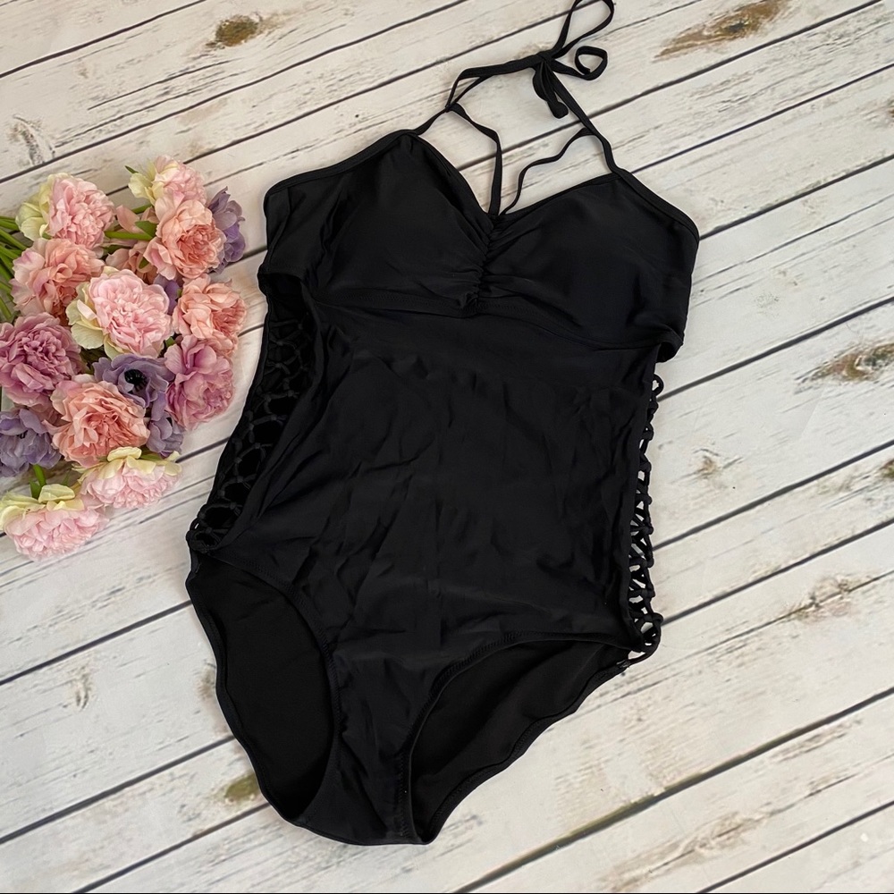 Sexy Plus Size Laced Up Bandage Push Up Swimsuit - Picture 10 of 16